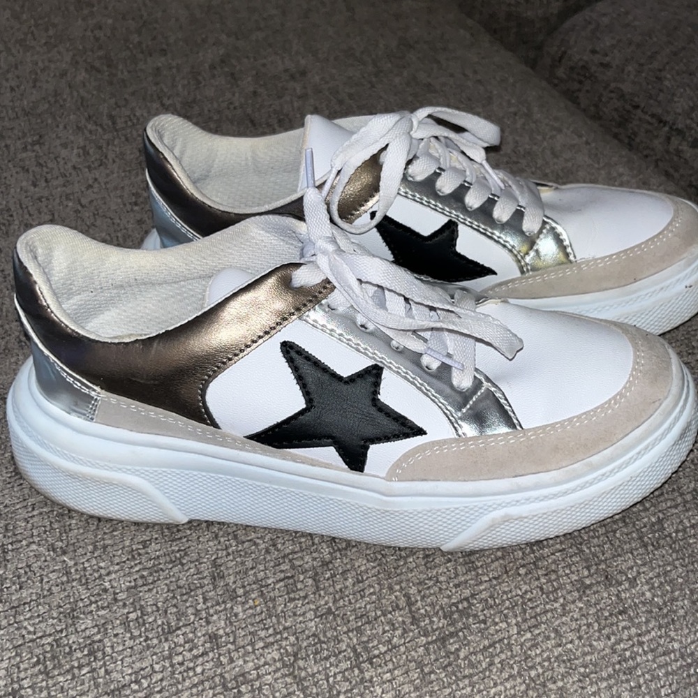 Cleo Pewter Black Star Sneakers Boutique